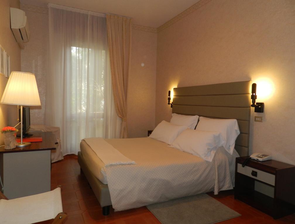 Park Hotel ألبيسولا سوبيريوري الغرفة الصورة