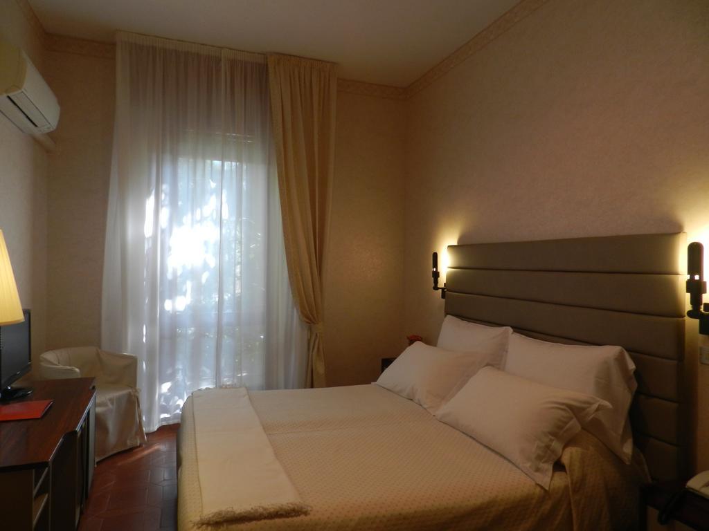 Park Hotel ألبيسولا سوبيريوري الغرفة الصورة